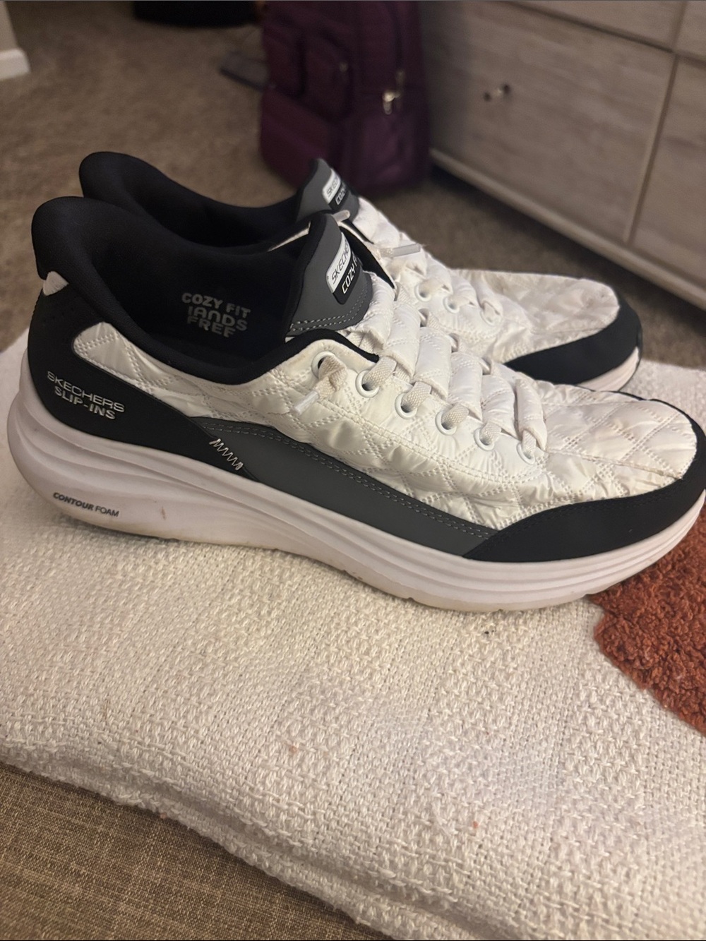 Skecher sneakers